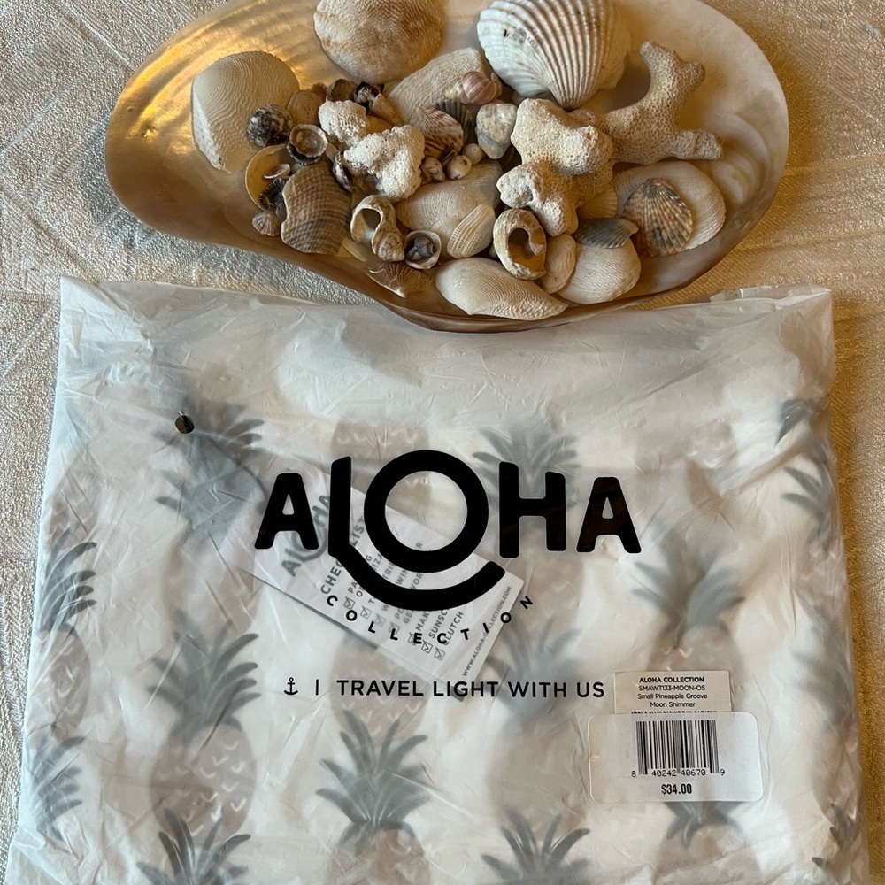 🍍Aloha Collection Small Pouch🍍 - Picture 3 of 3